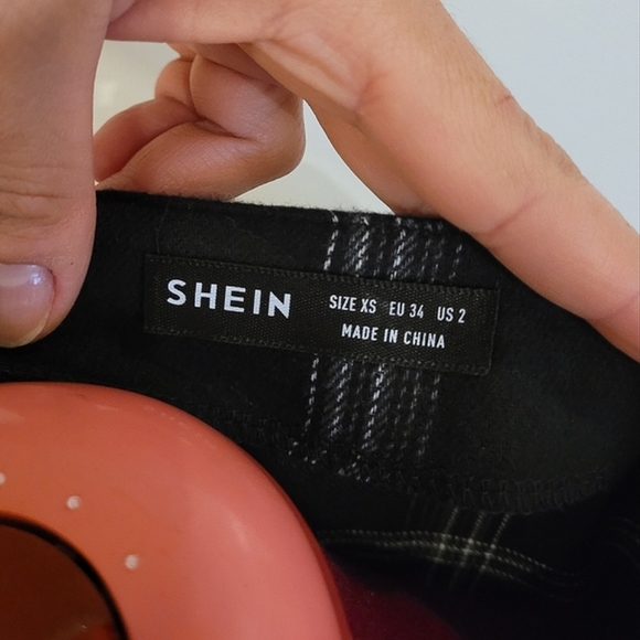 💛 4/$20 | Plaid Top - Picture 7 of 9